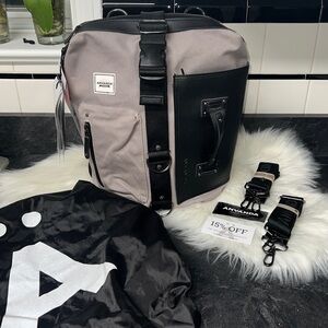 🆕 ANVÄNDA OF
STOCKHOLM MULTI-PURPOSE CANVAS & LEATHER TRAVEL BAG